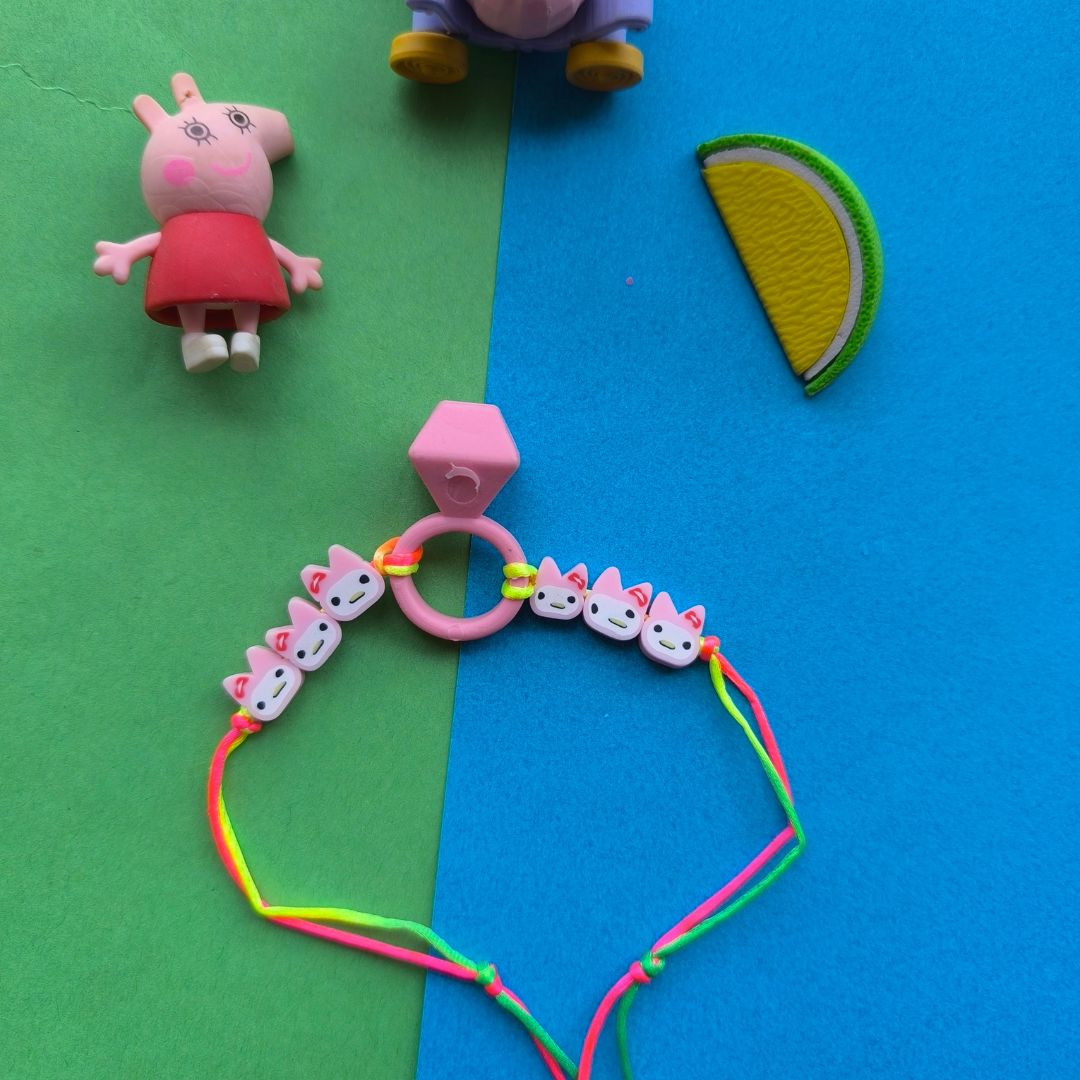 RING ERASER WITH COLOUR BEADS & THREAD