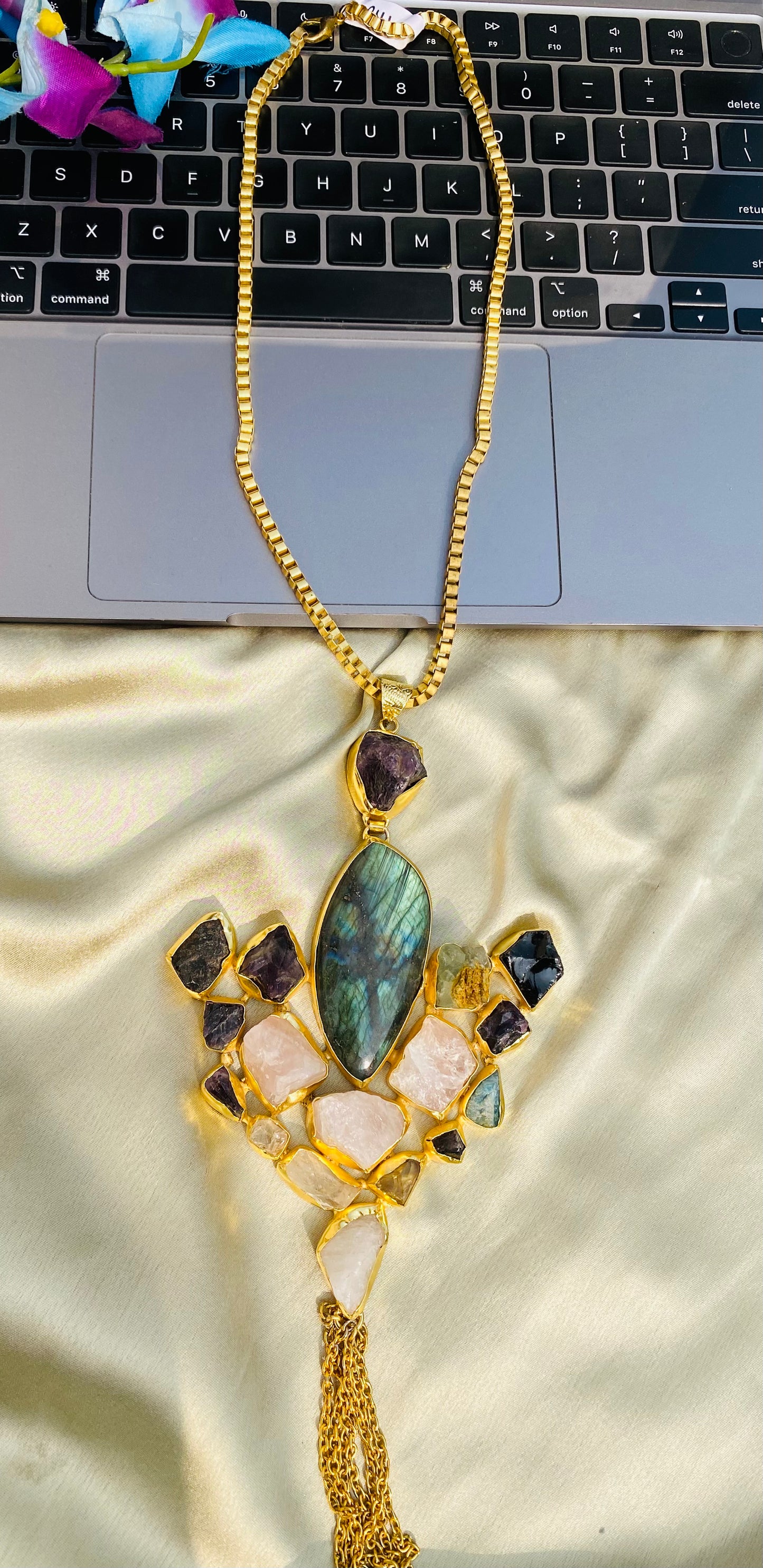 Flower Burst Labradorite Pendant