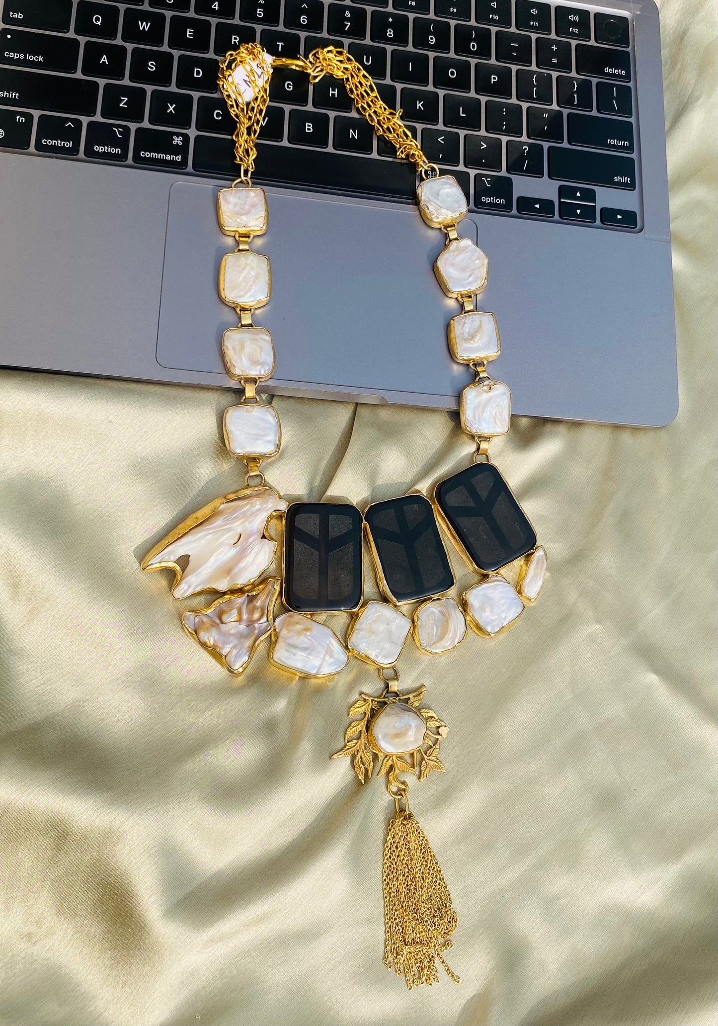 Princess Pearly Long Necklace