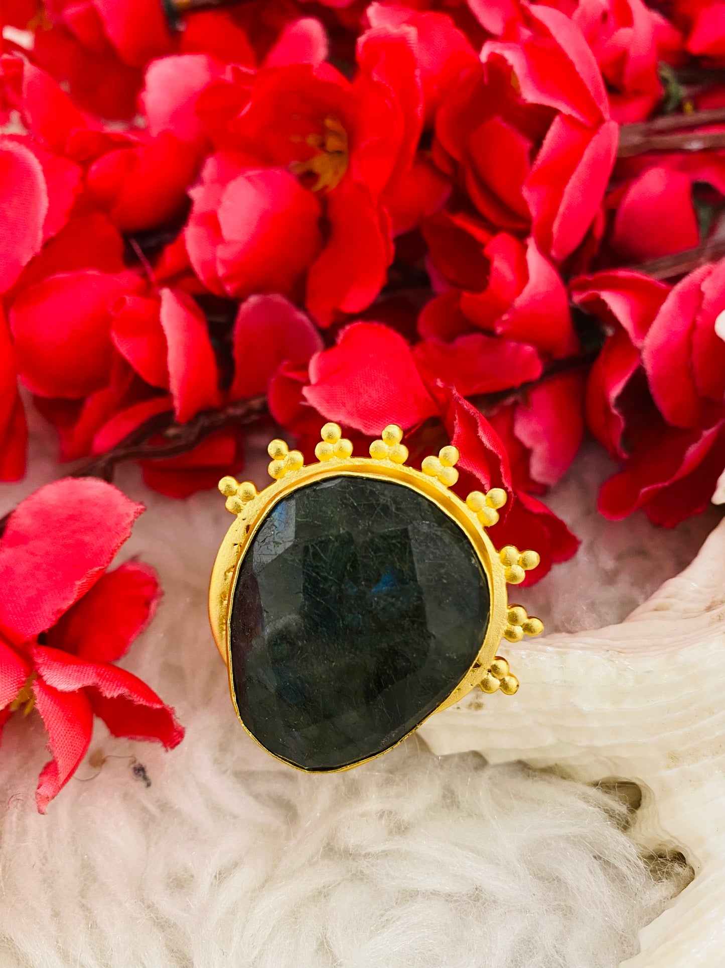 Magic of the Labradorite Ring