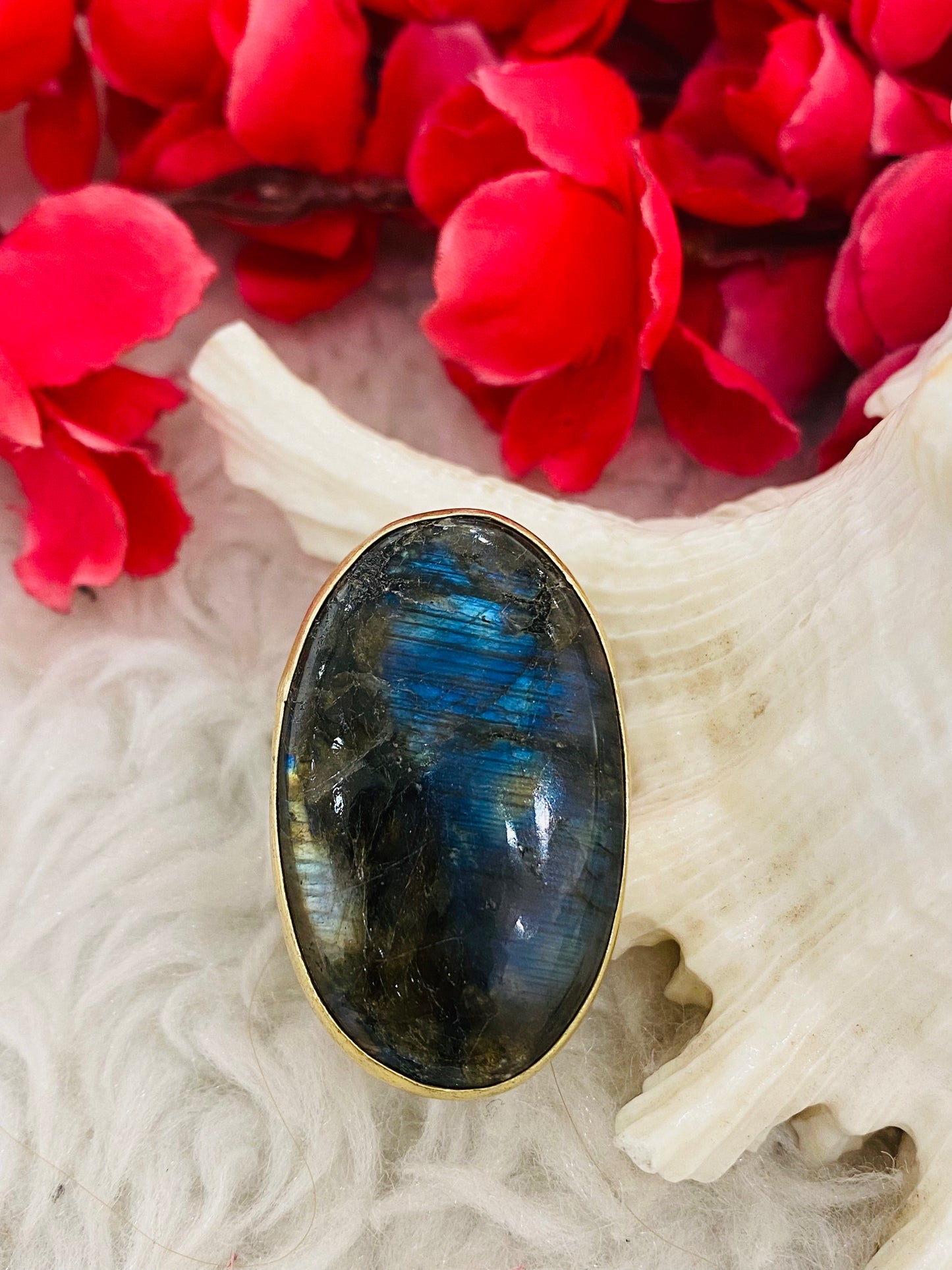 Labradorite in Oval Ring