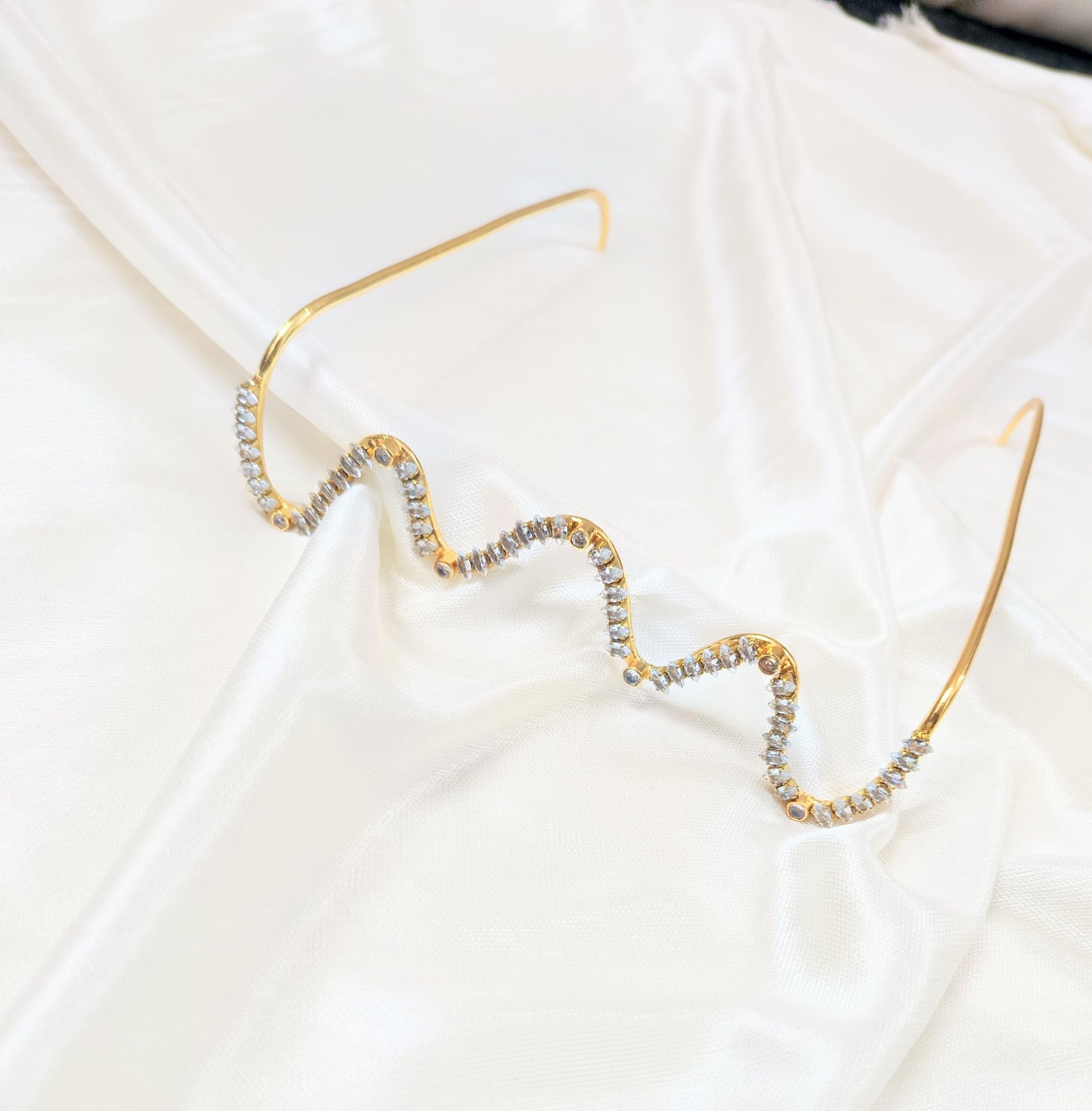 Wave Design Facelet, Gold Plated Crystal