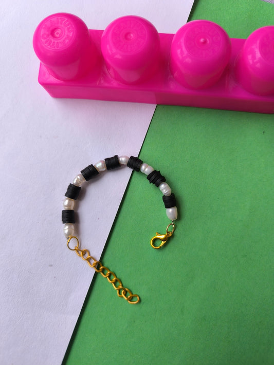 BLACK BEADS WITH PEARL