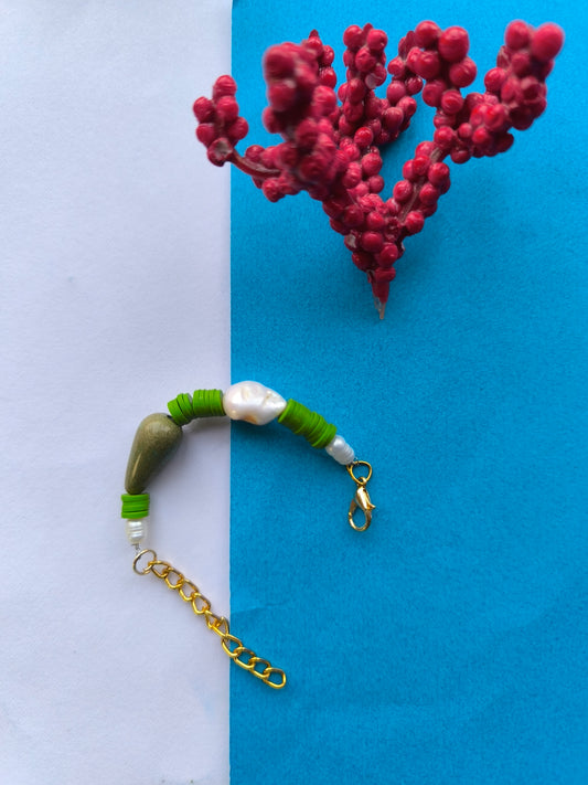 GREEN BEADS WITH PEARL