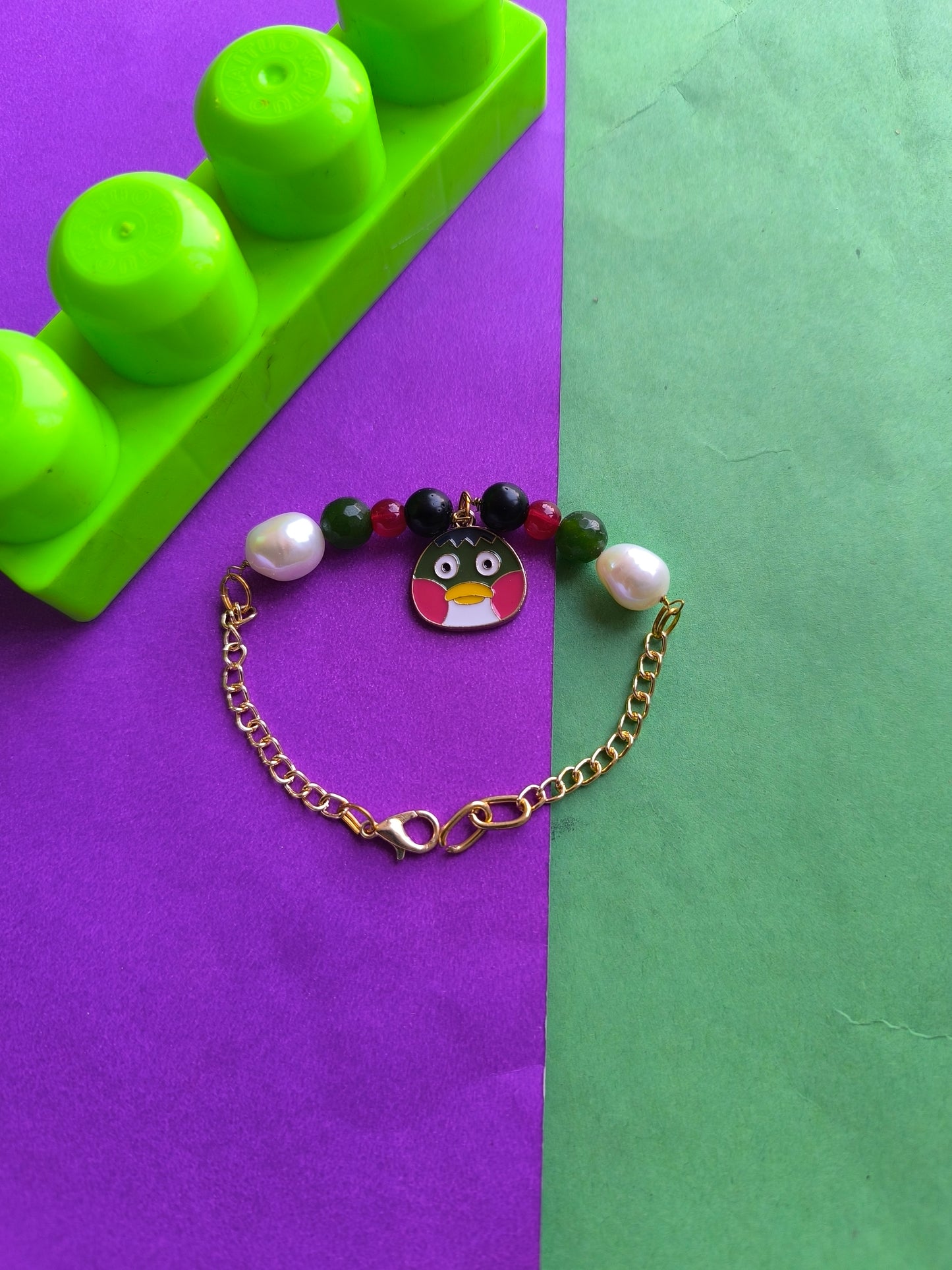 Hen charm with beads