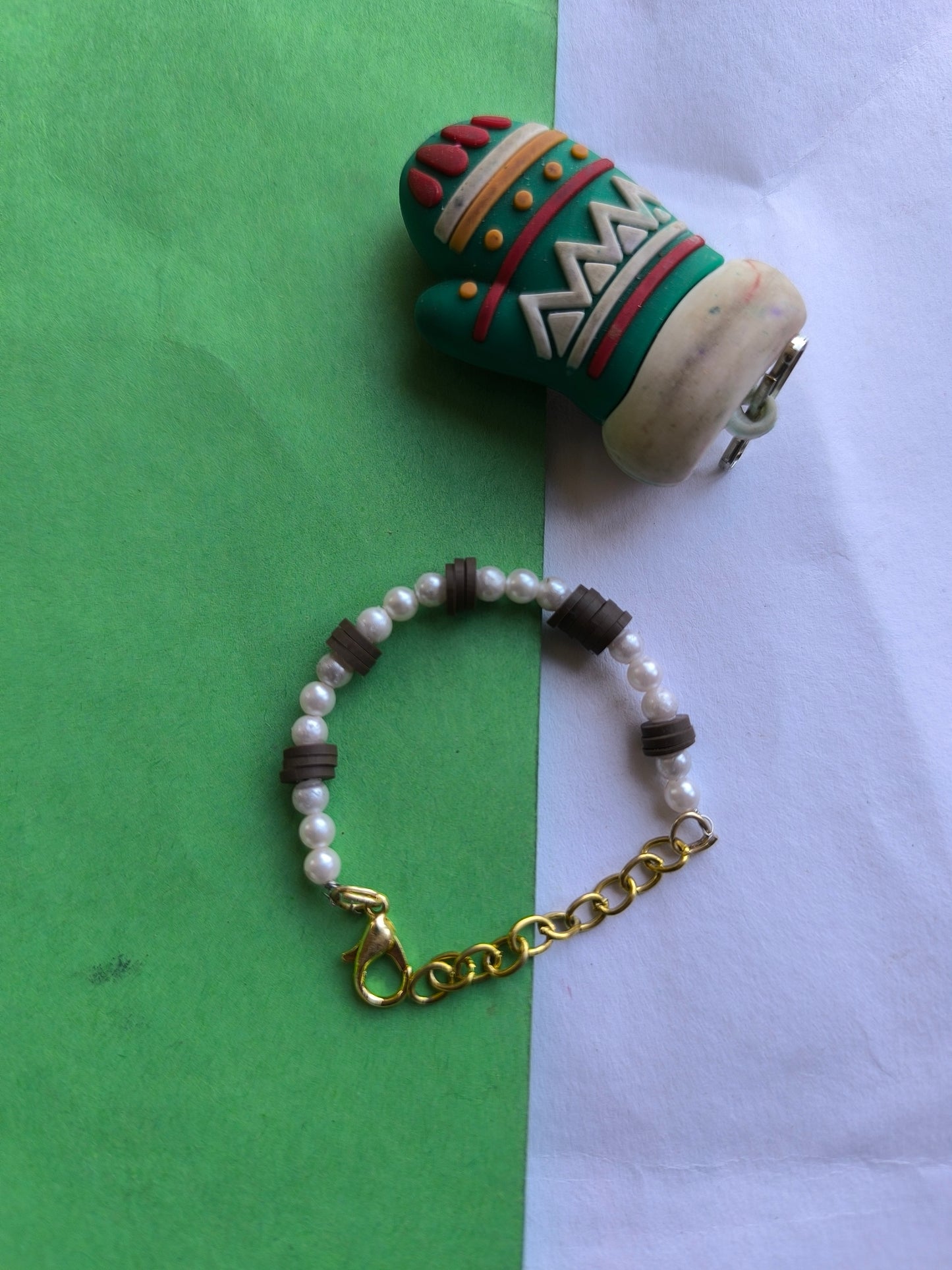 PEARL WITH BROWN BEADS