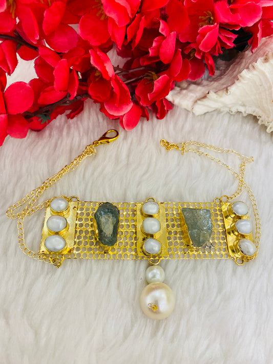 Sage Pearl Choker