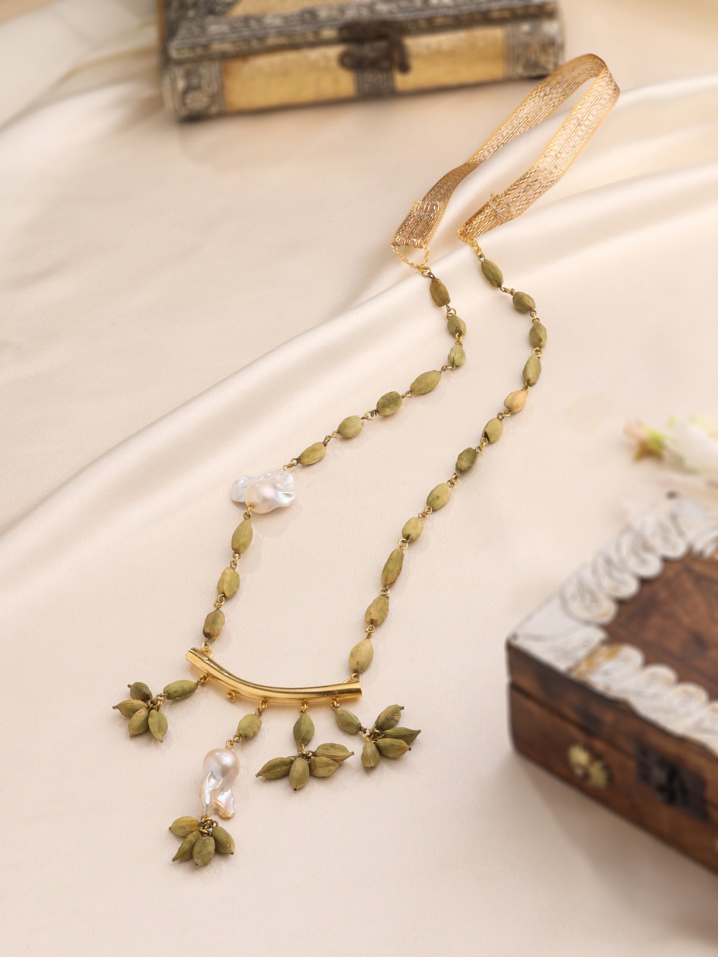 Nutty Pearl Garland