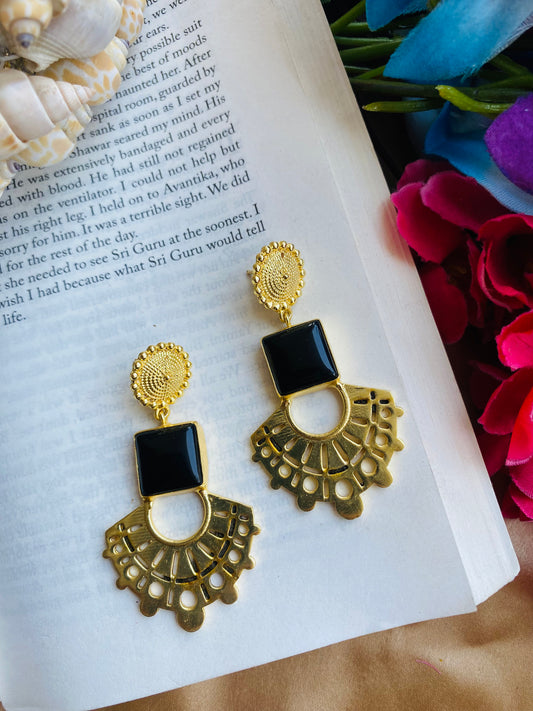 Flor Onyx Earring