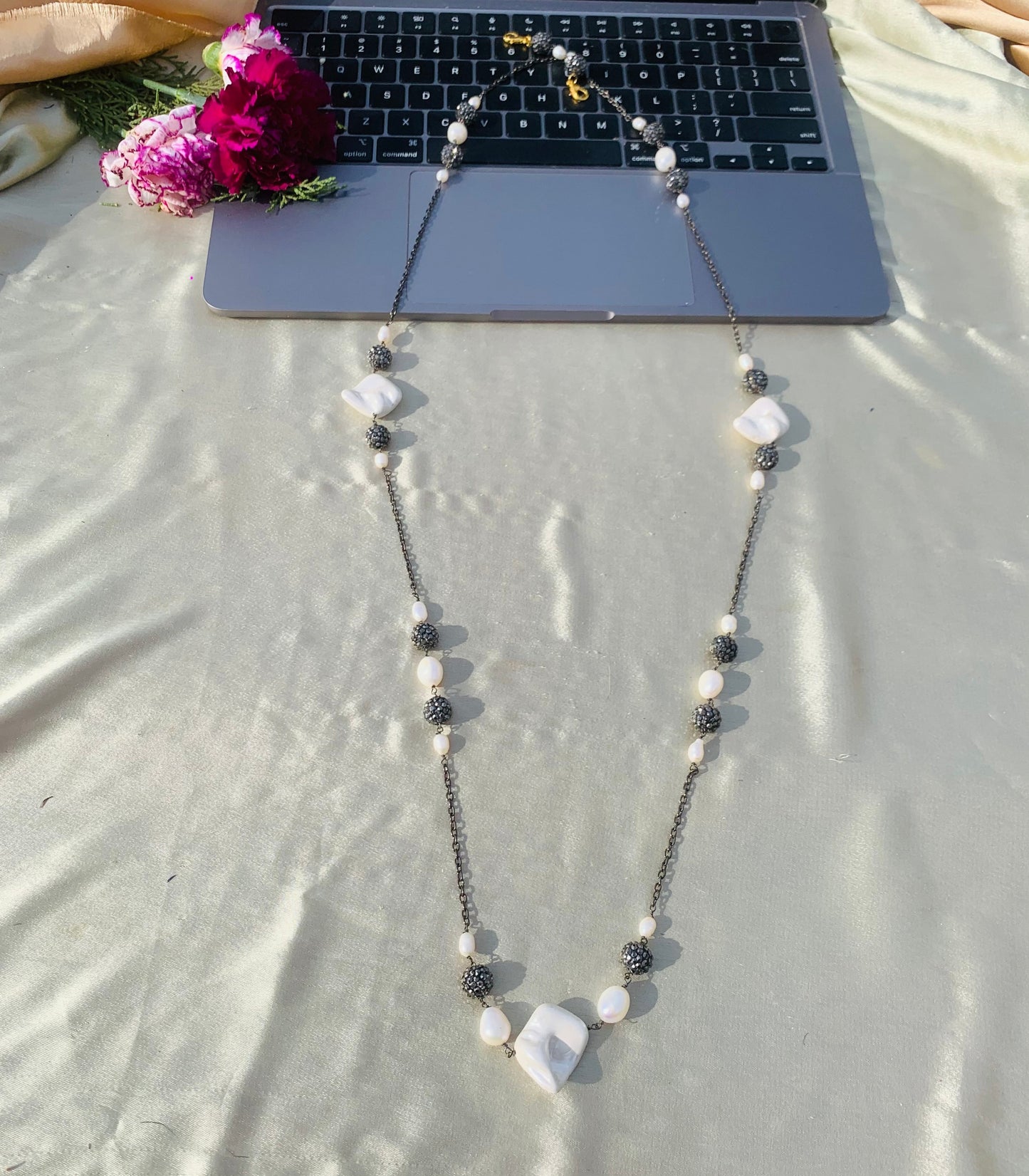 Turkish Zoned Pearl Necklace
