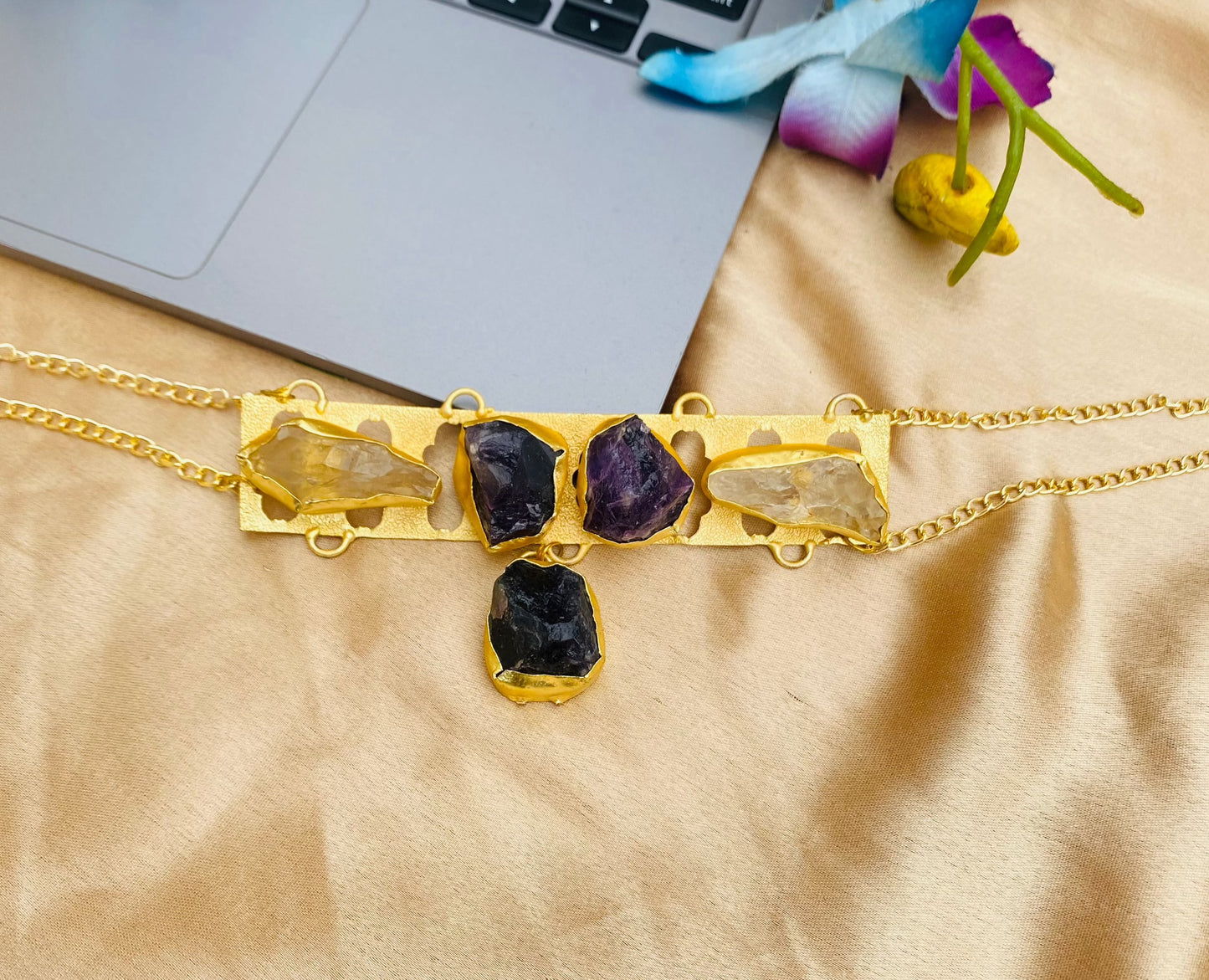 Tinted Trails Choker