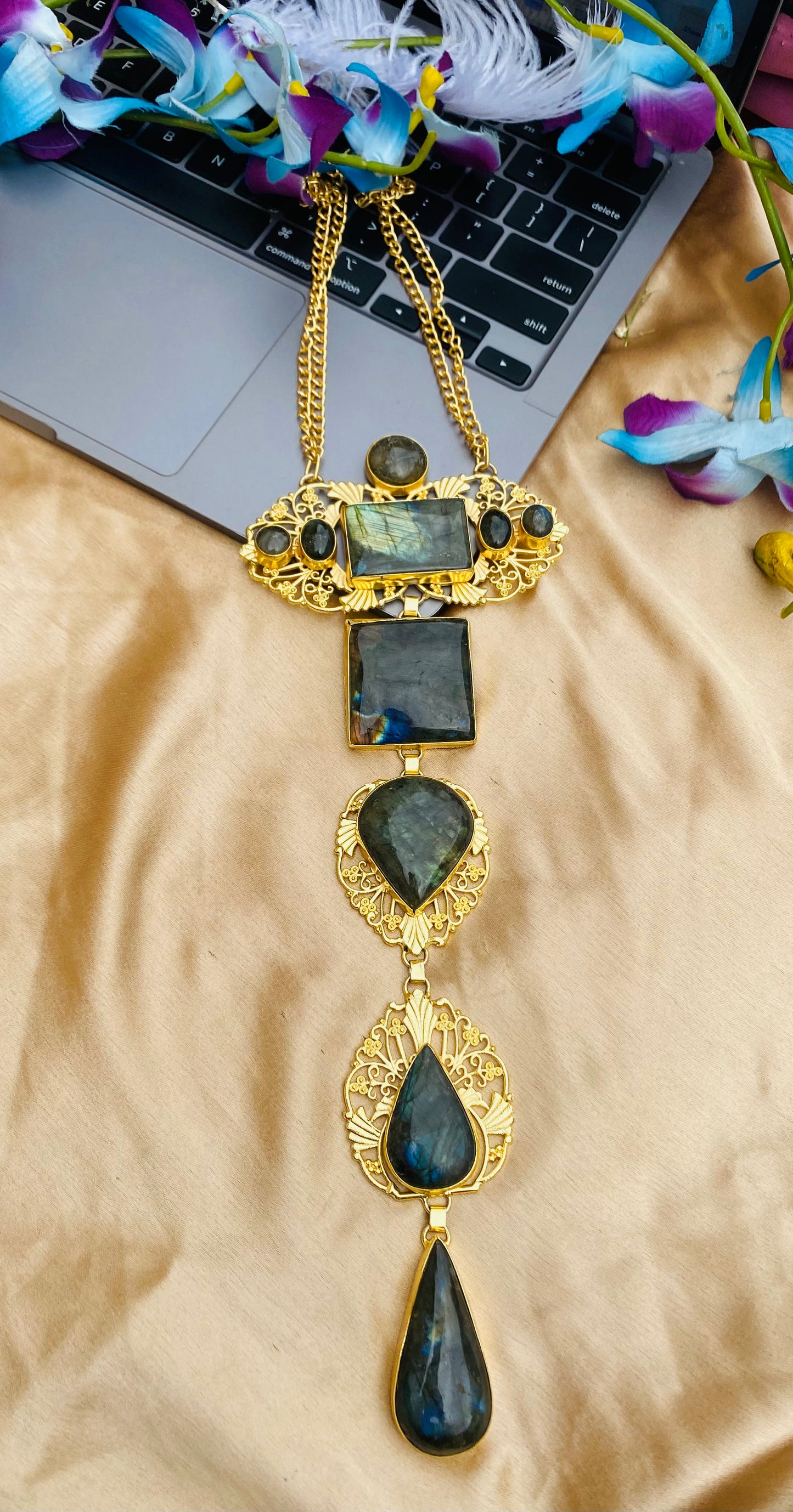 Drops of Nature Labradorite Necklace