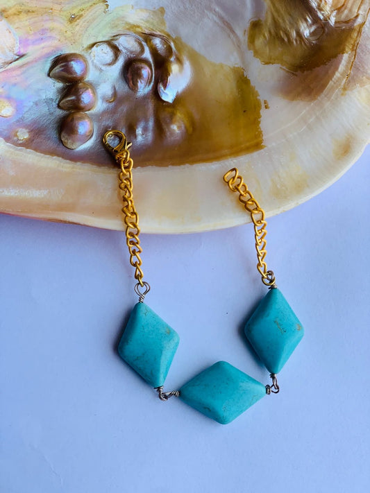 Tourquise stone with chain