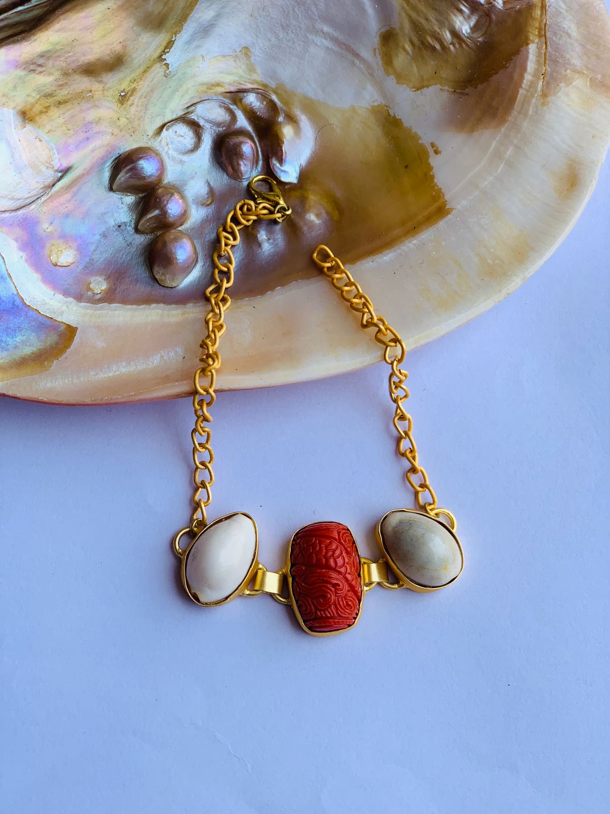 Carving coral &amp; kodi stone with pearl in chain