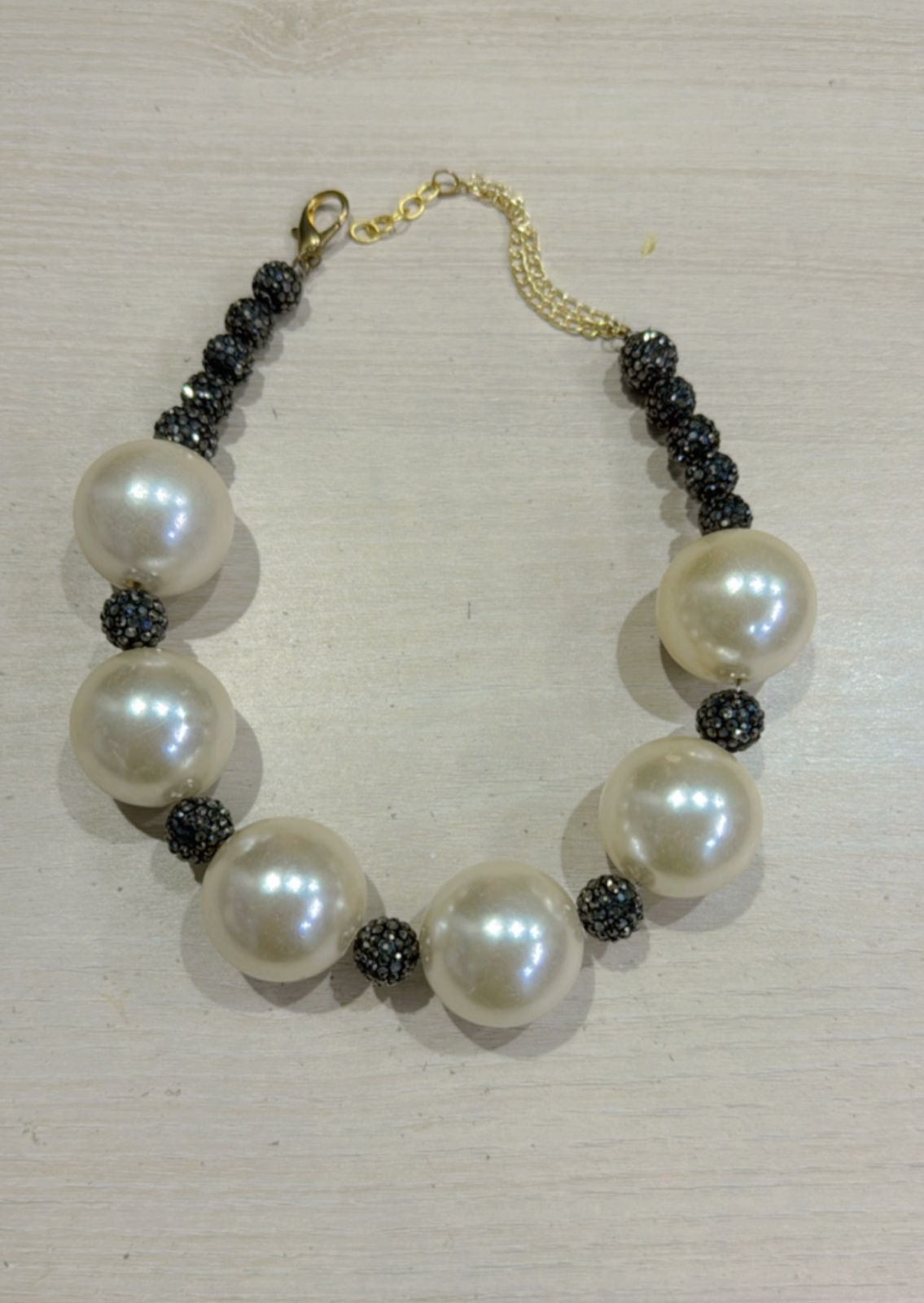 Queen Pearls Ball Necklace