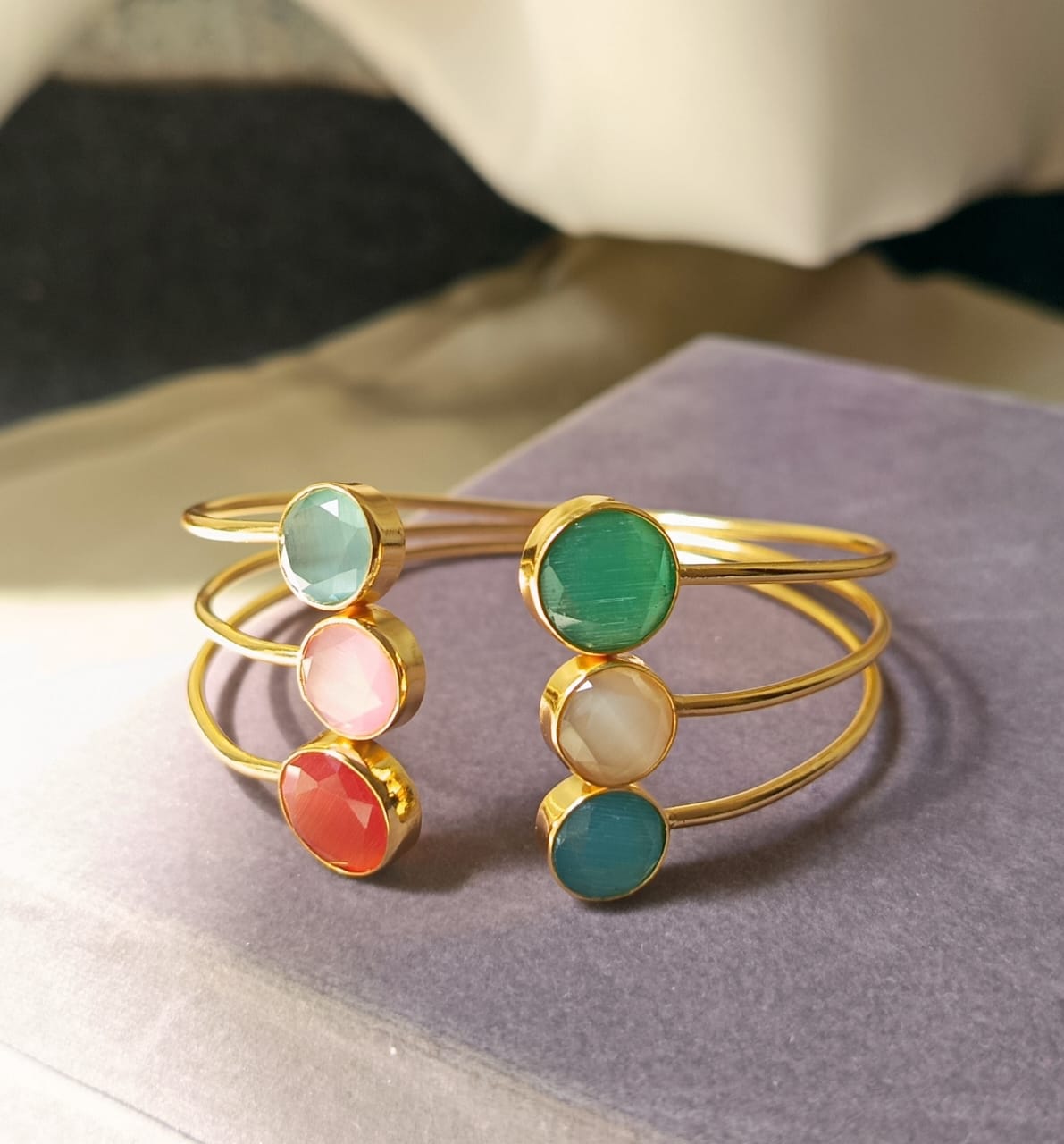 Gem Palace Handcuff