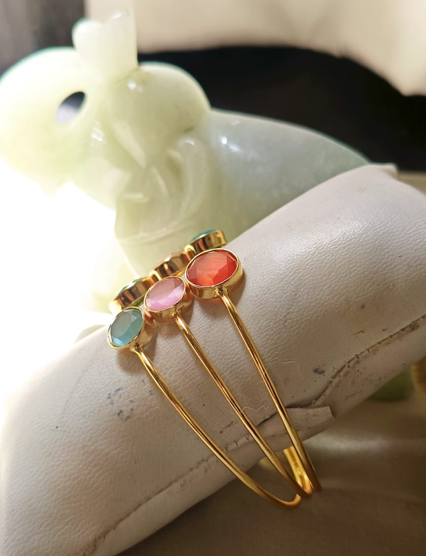 Gem Palace Handcuff