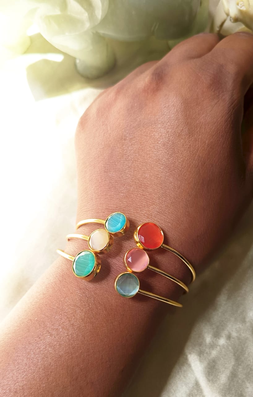 Gem Palace Handcuff