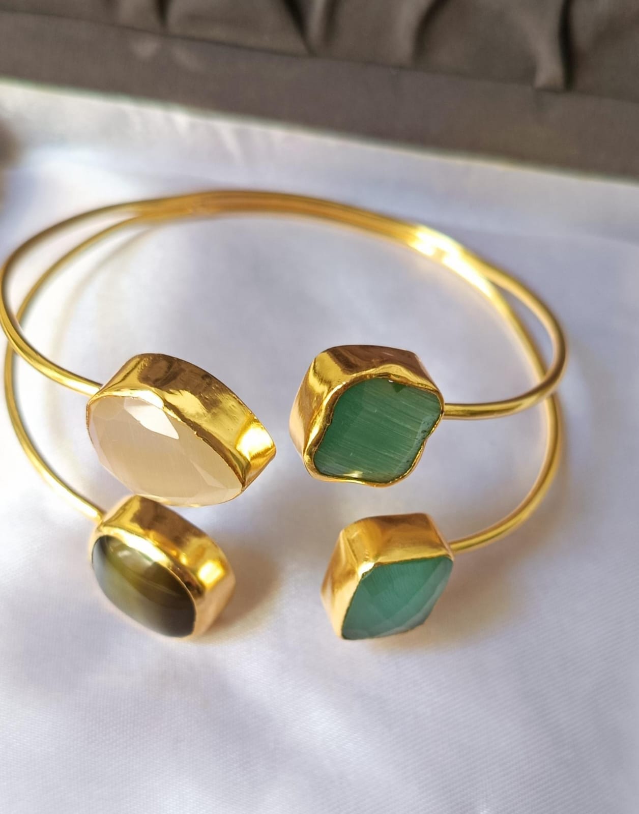 Green and White Stone Glass Handcuff