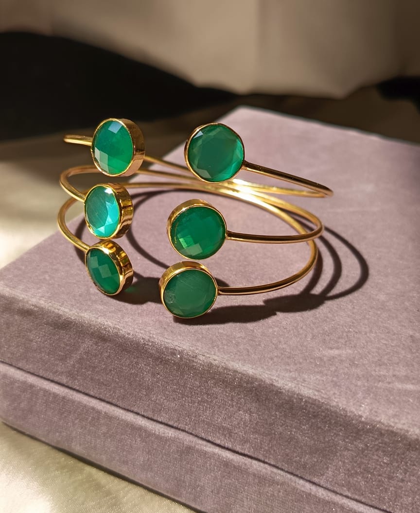 Round Green Stone Glass Hnadcuff