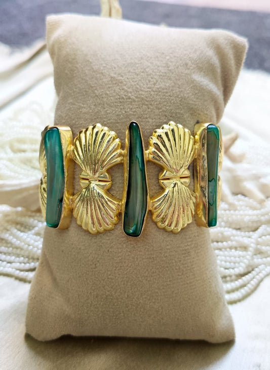 Ocean Shell Gold Handcuff
