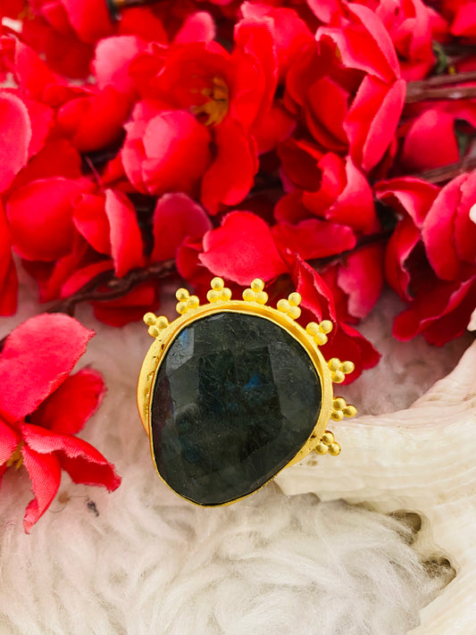 Magic of the Labradorite Ring