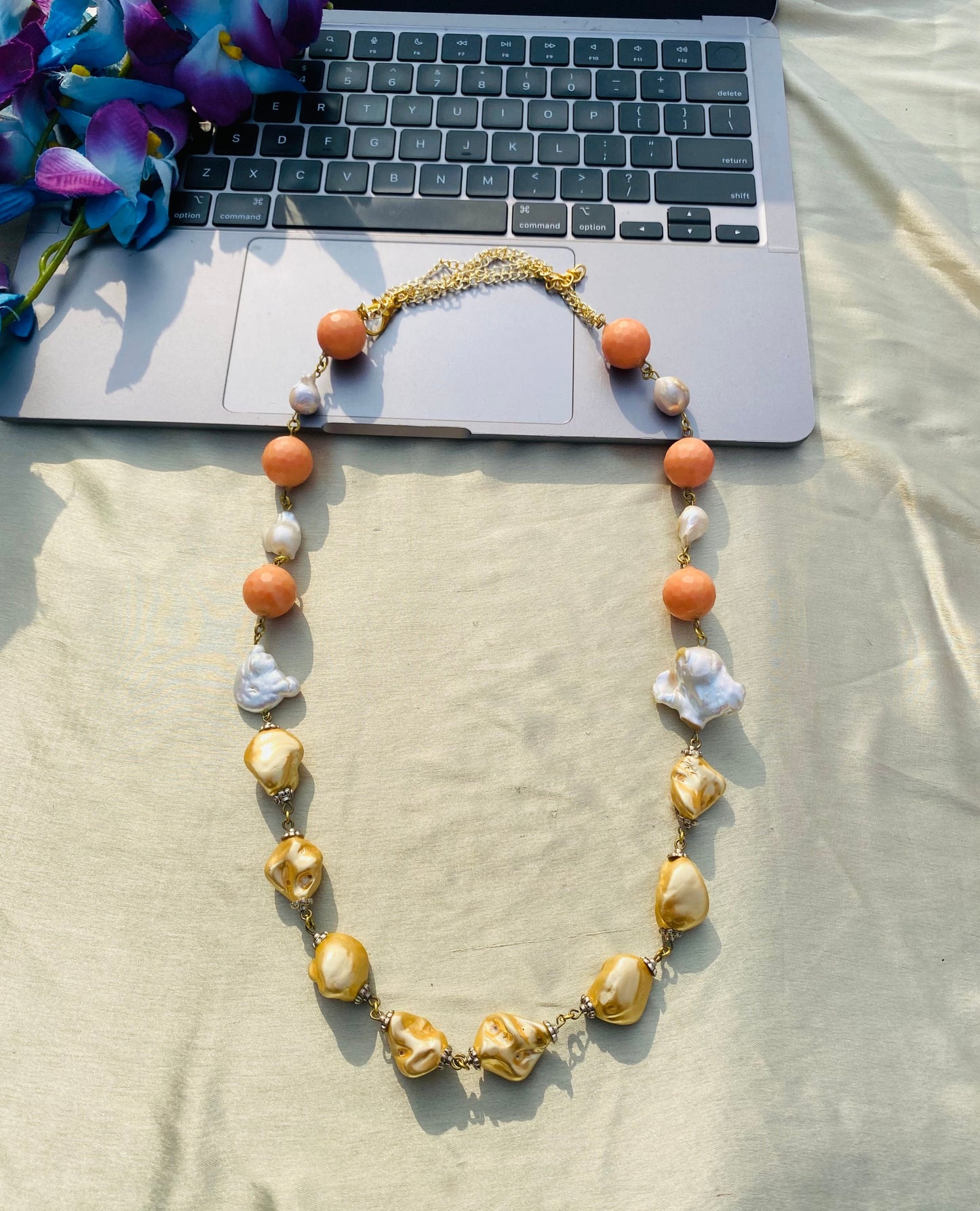 Chasing Pearl Beaded Necklace