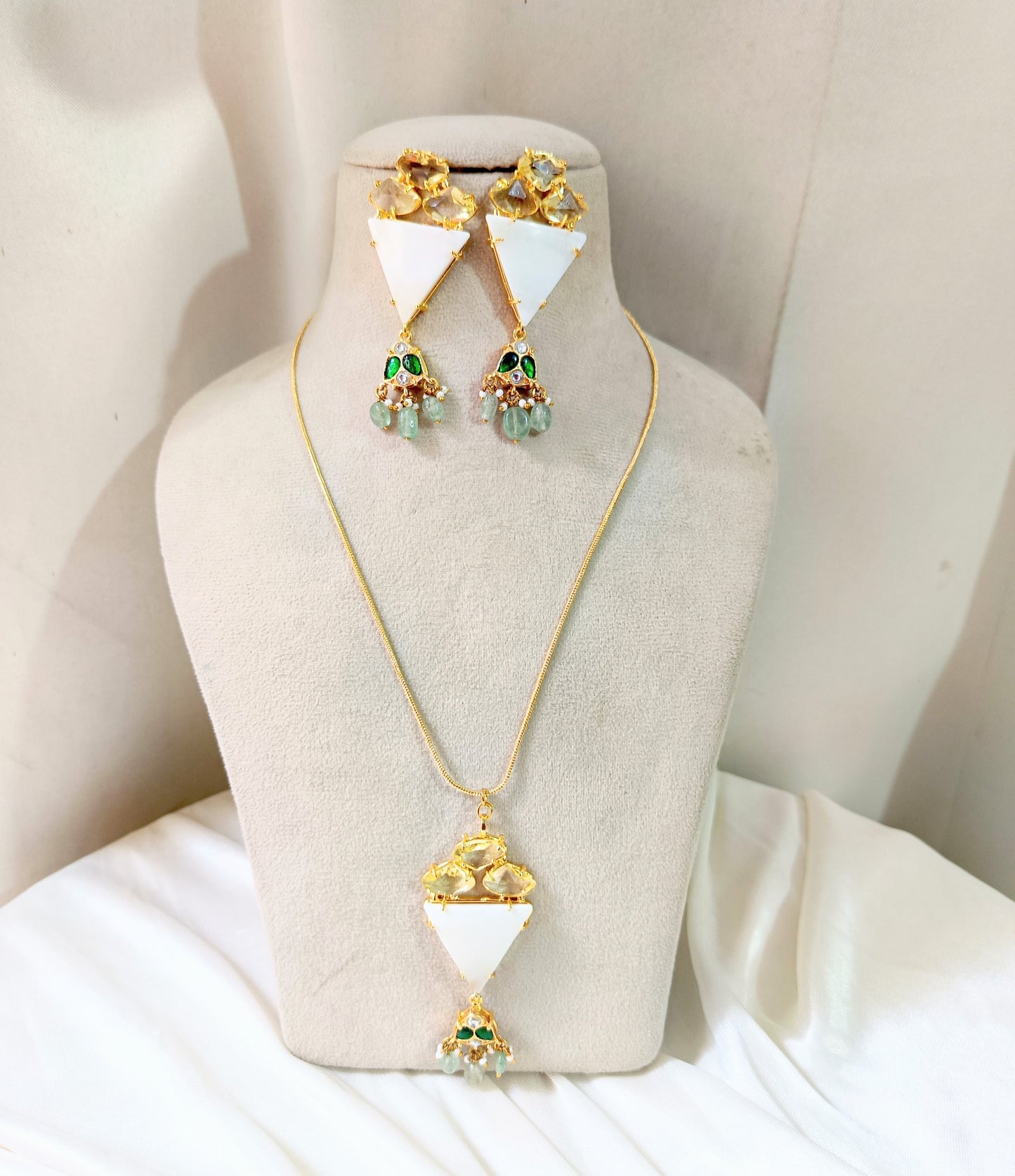 Ivory Emerald Glam Pendant & Earring Set