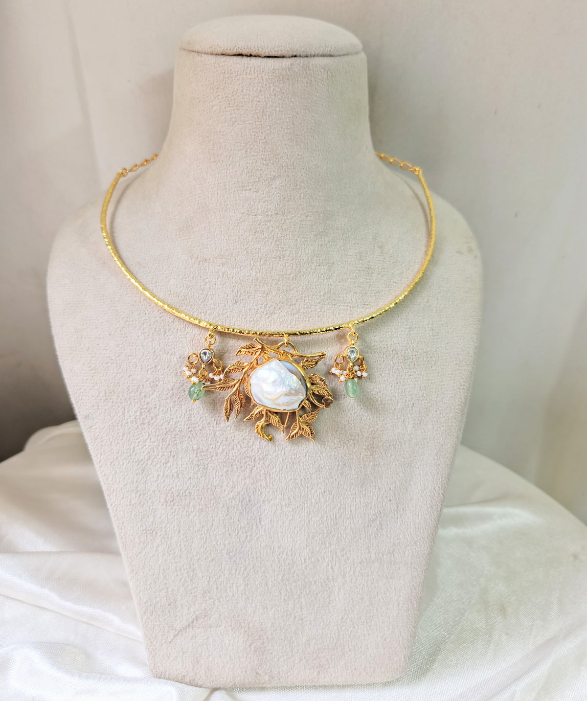 Designer Gold Hasli with Pearl Pendant & Green Beaded Earrings