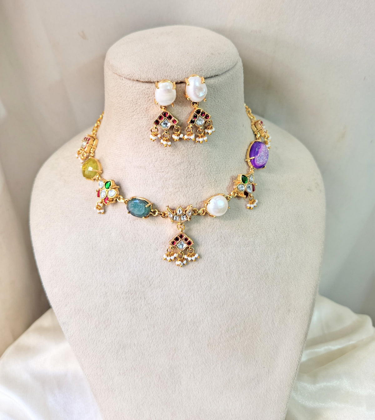 Multicolor Gold-Plated Traditional Choker Set