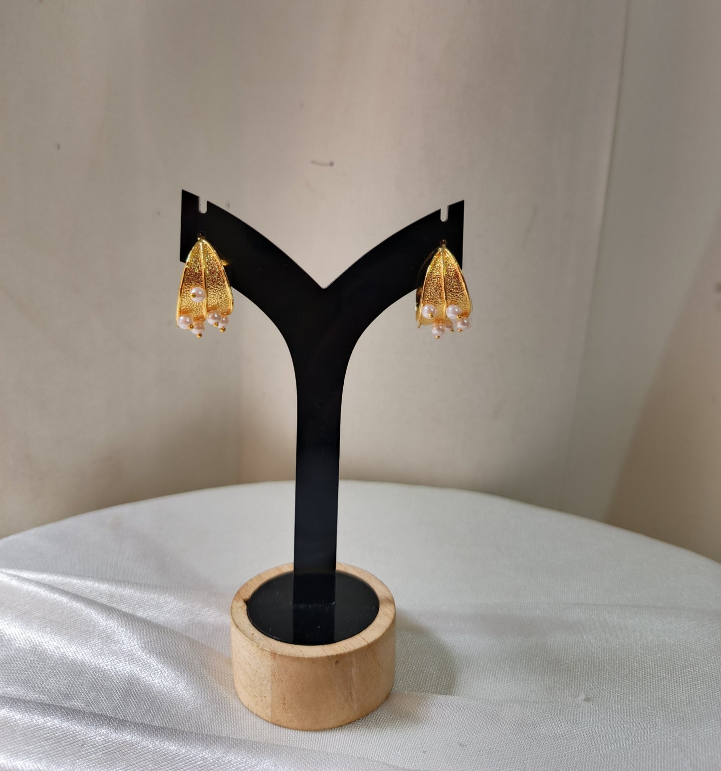 Luna Pearl Gold Studs