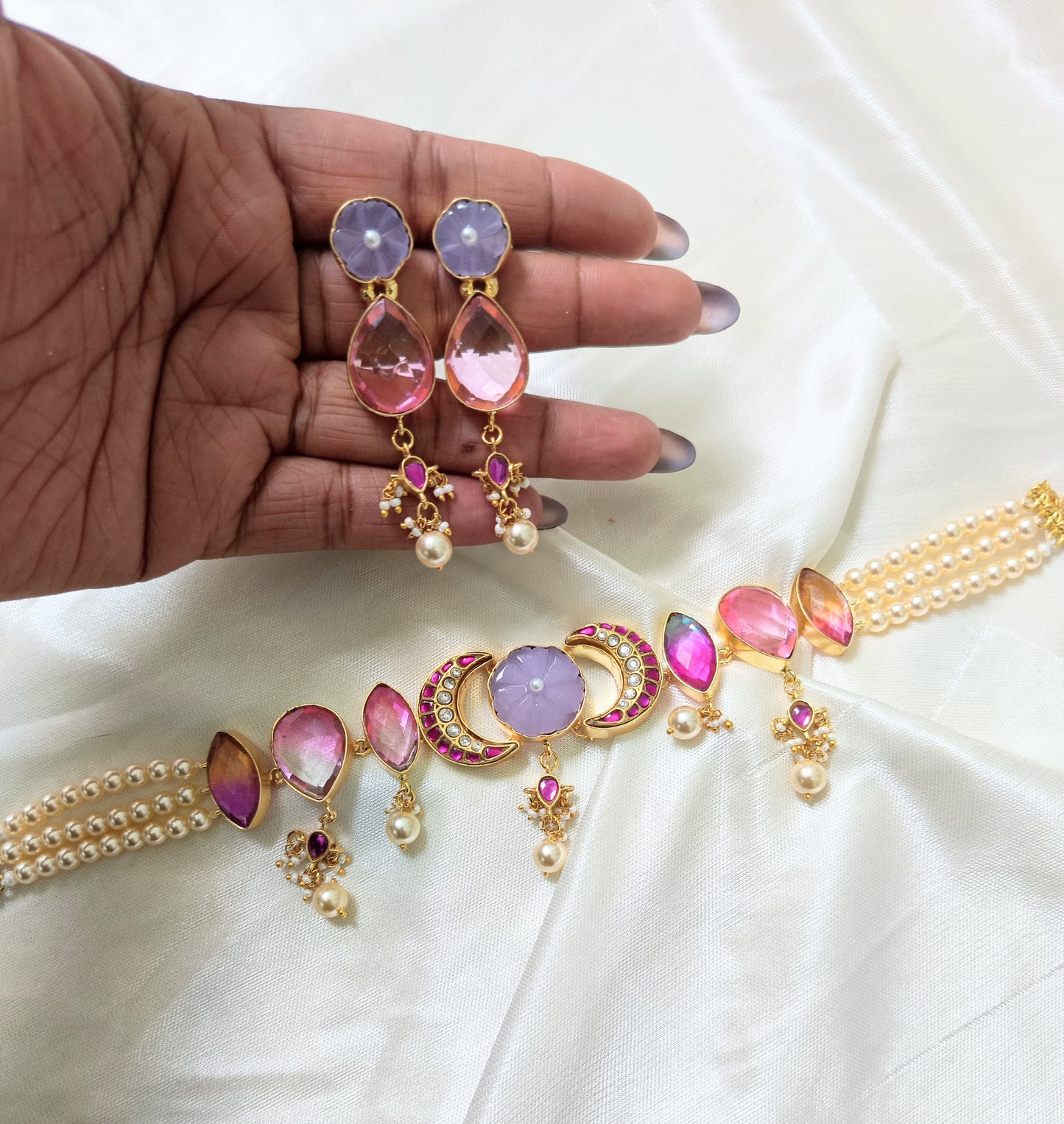 Elegant Floral Stone Necklace Set with Pearl Dangling Earrings