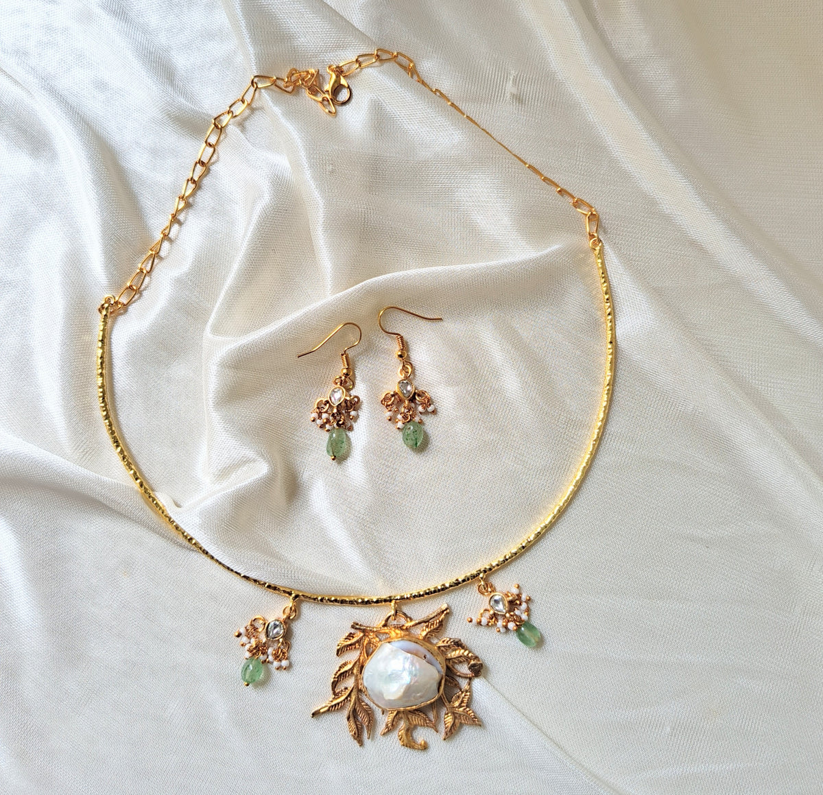 Designer Gold Hasli with Pearl Pendant & Green Beaded Earrings
