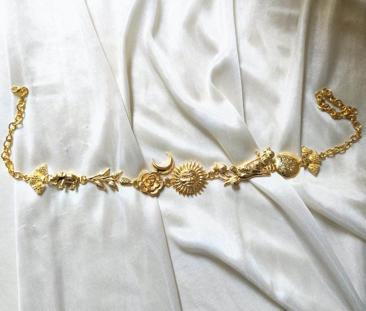 Traditional Gold-Tone Choker Necklace with Earrings