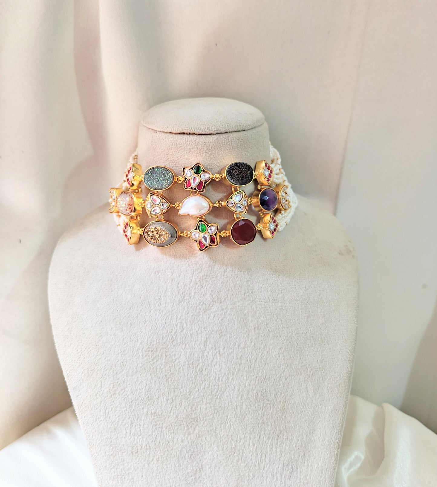 Vintage-Inspired Statement Choker with Earrings