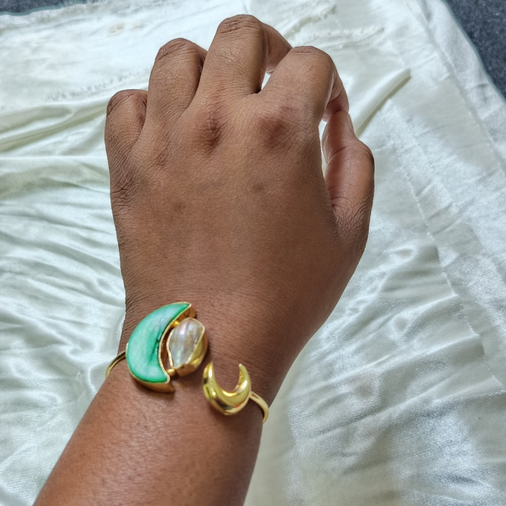 Elegant Gold Tone Handcuff with Colour Pearl