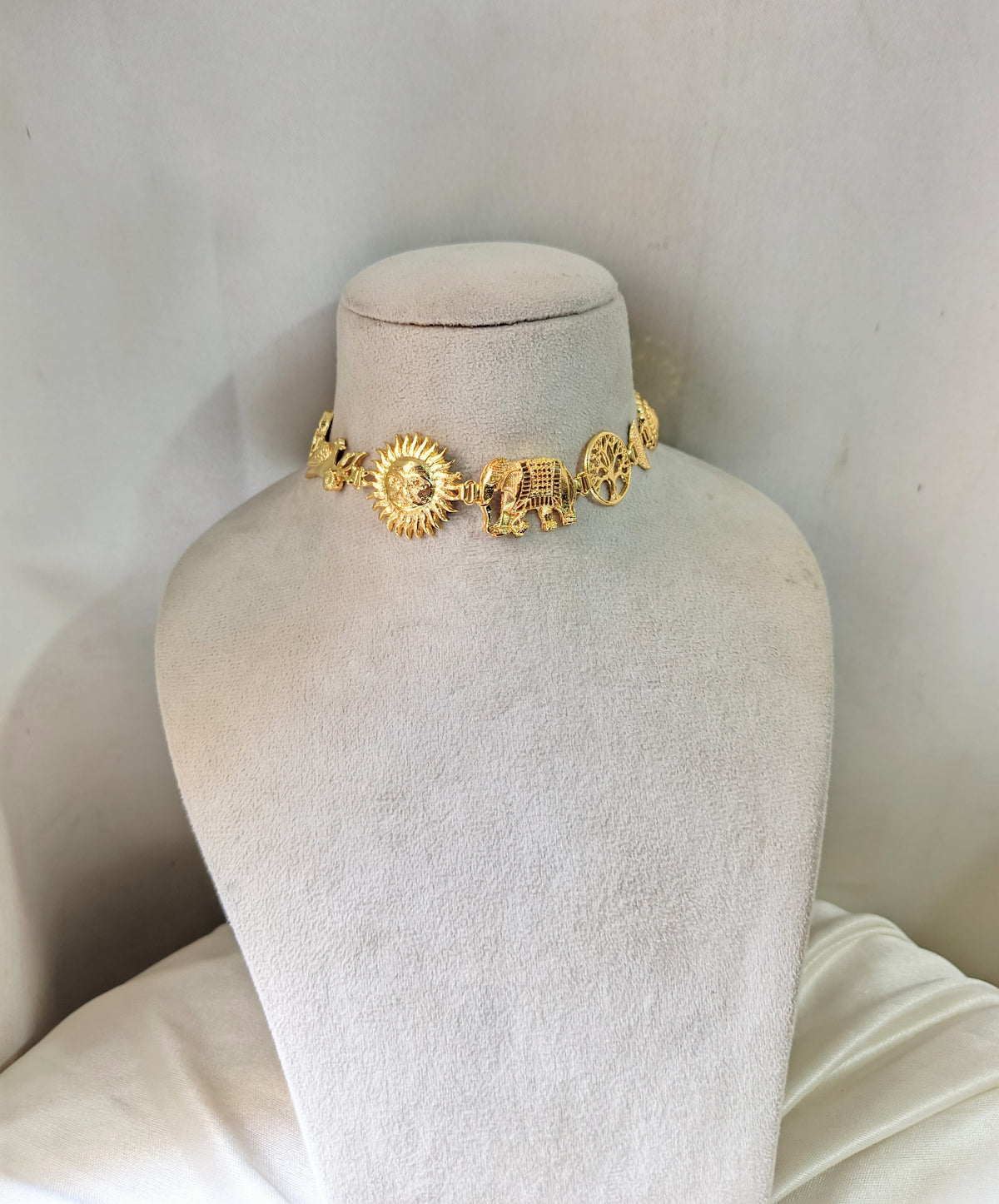 Traditional Gold-Tone Choker Necklace with Earrings