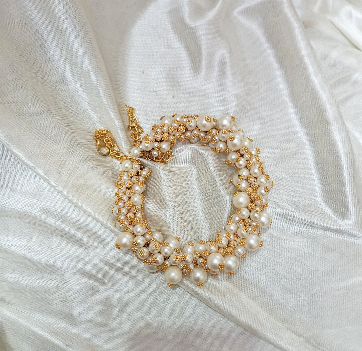 Golden Pearl Elegance Choker with Earrings