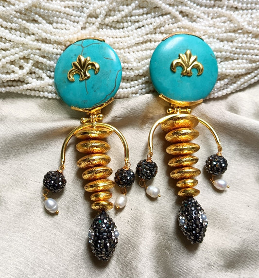 Royale Crystal Dangler Earring