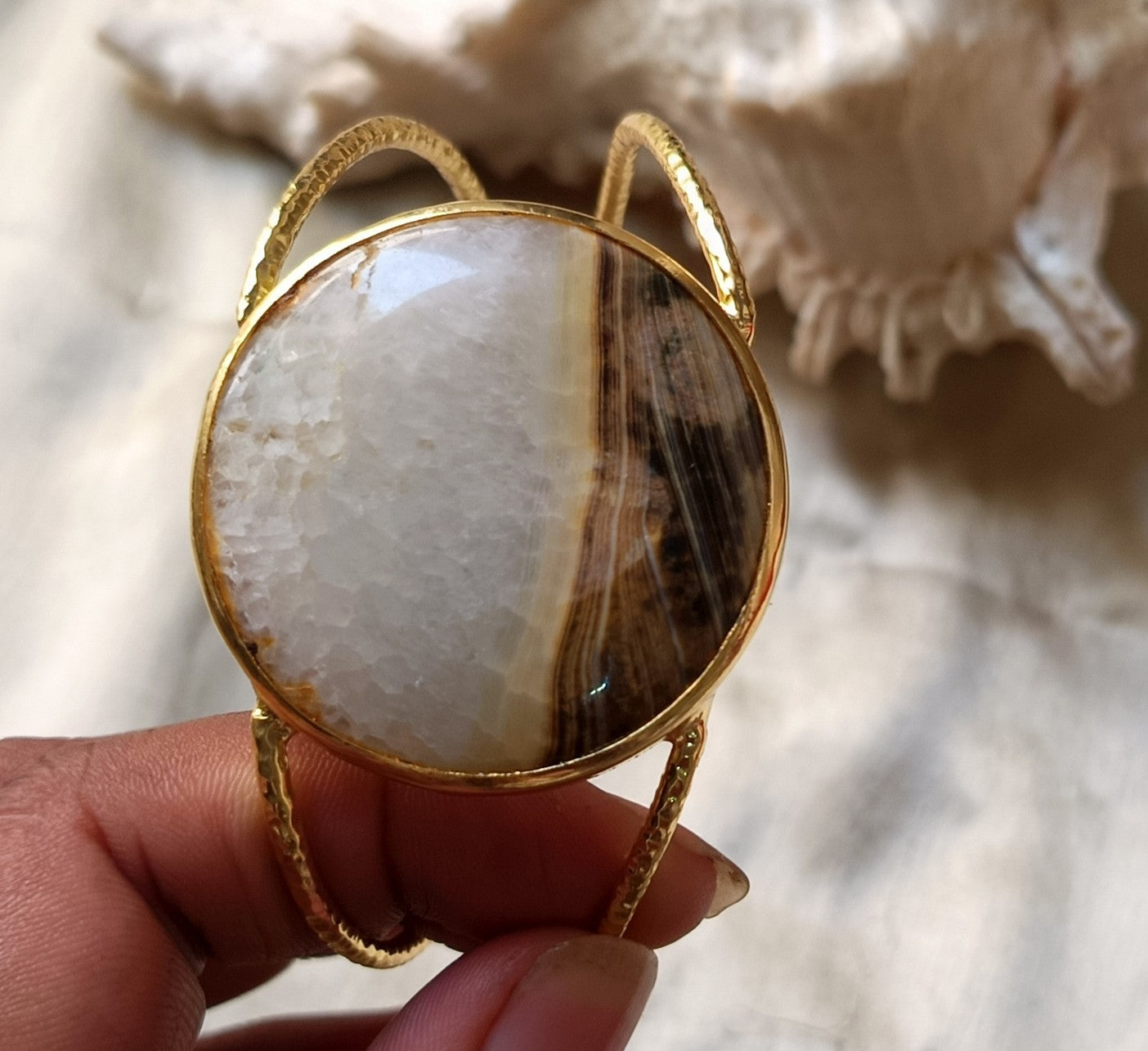 Luxury Raw Aagte Hancuff