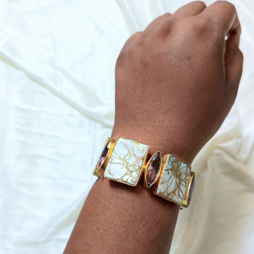 Pearl & Stone Statement Handcuff