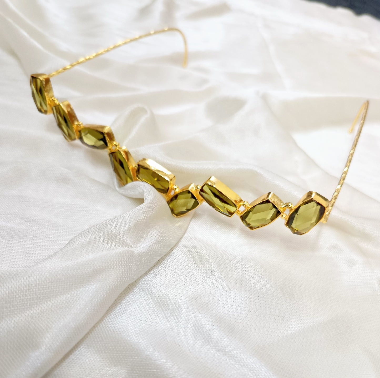 Luxury Geometric Crystal Facelet