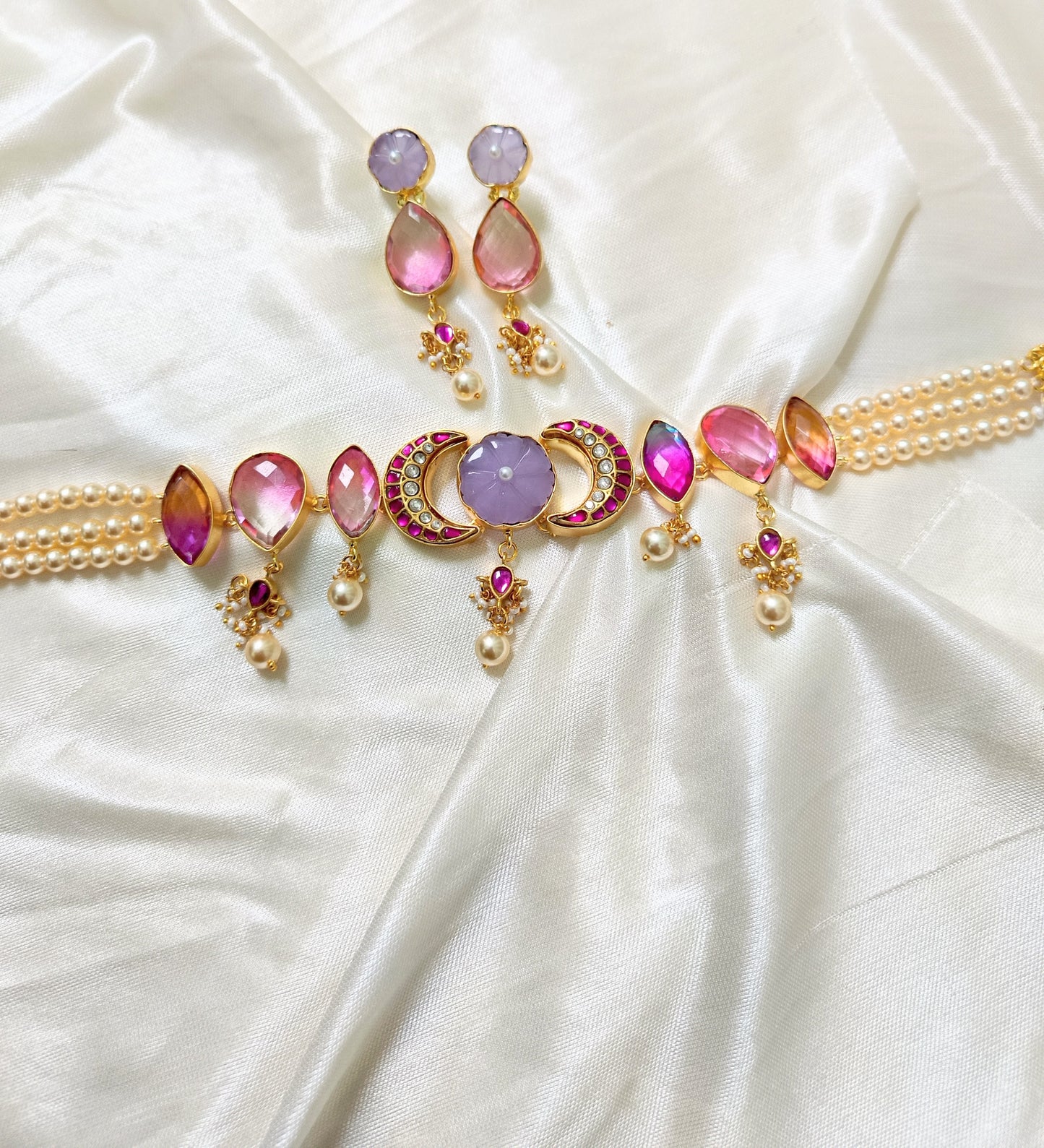 Elegant Floral Stone Necklace Set with Pearl Dangling Earrings