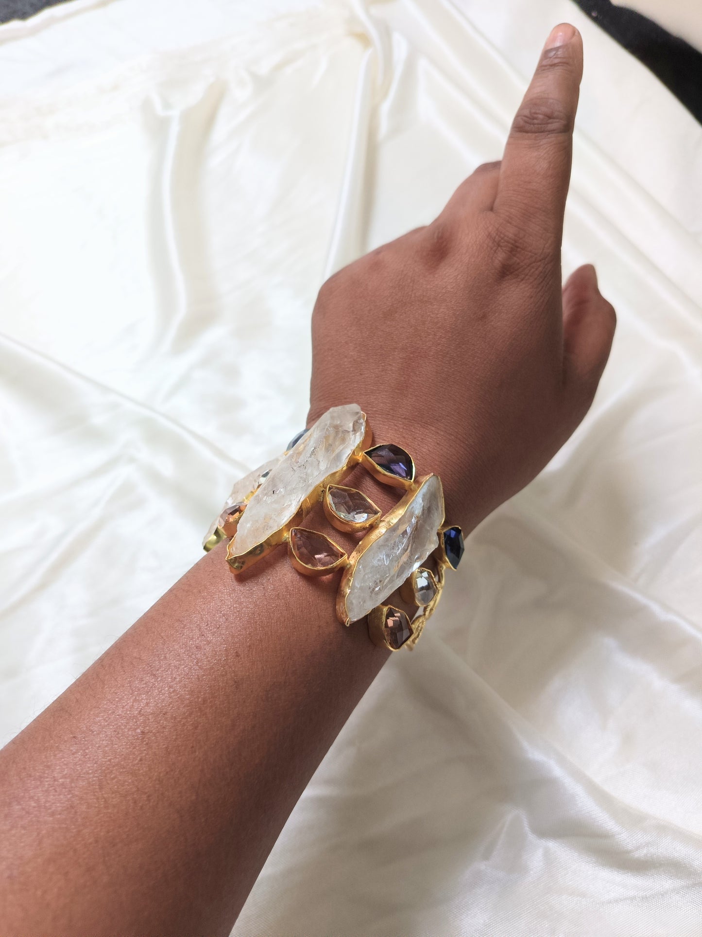 Statement Raw Crystal Quartz Handcuff