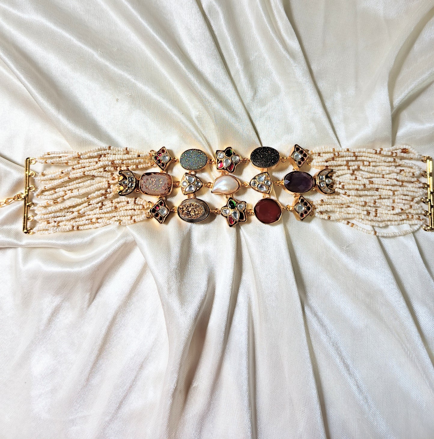 Vintage-Inspired Statement Choker with Earrings