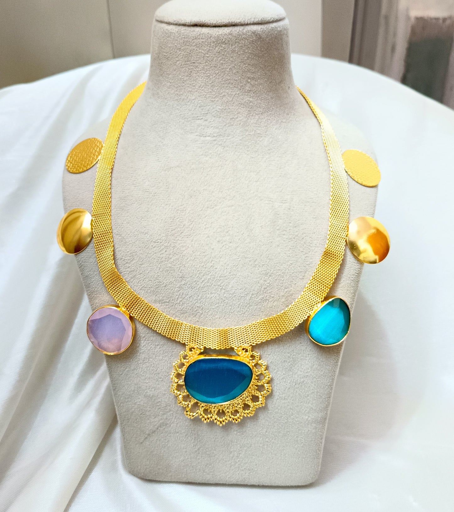 Chunks of style necklace