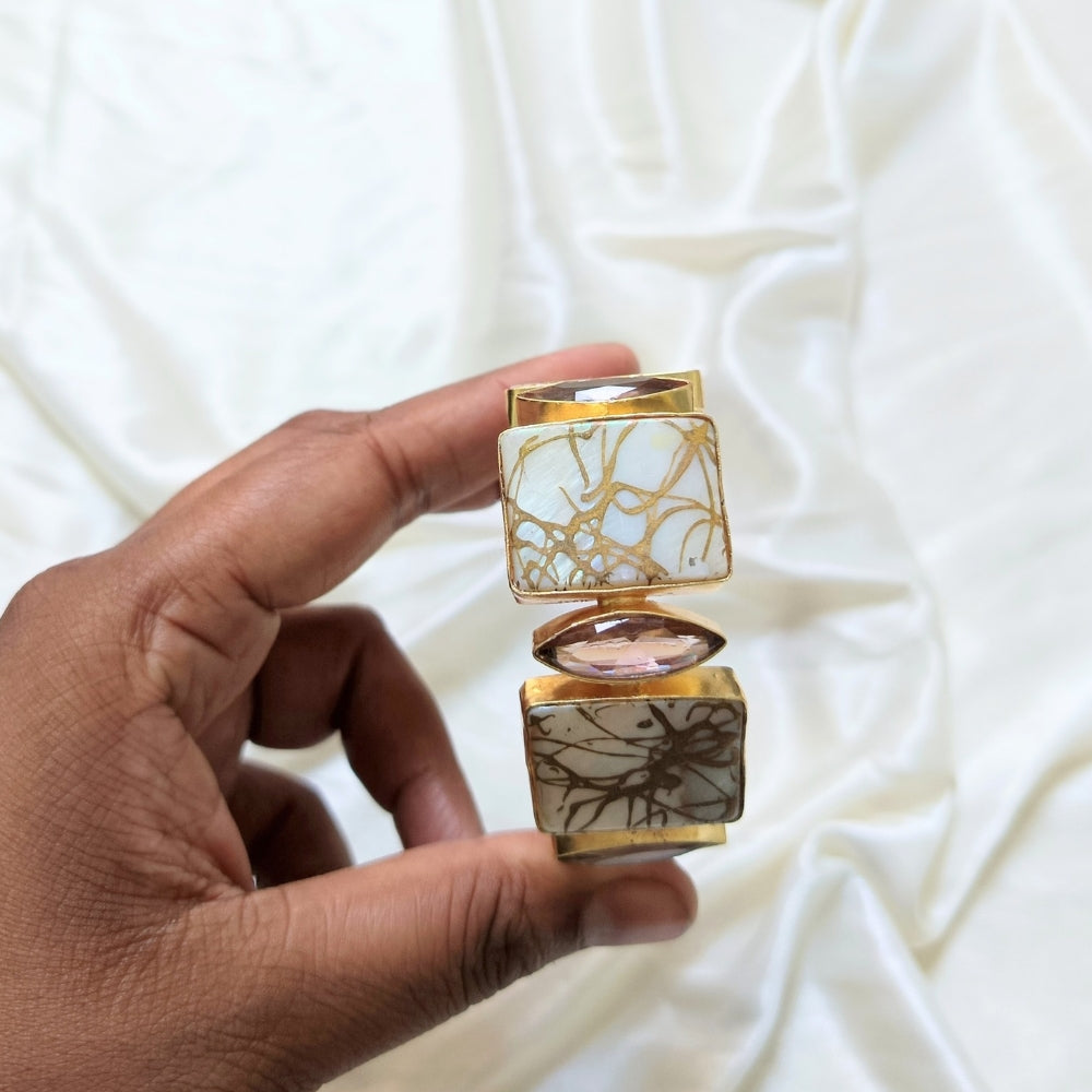 Pearl & Stone Statement Handcuff