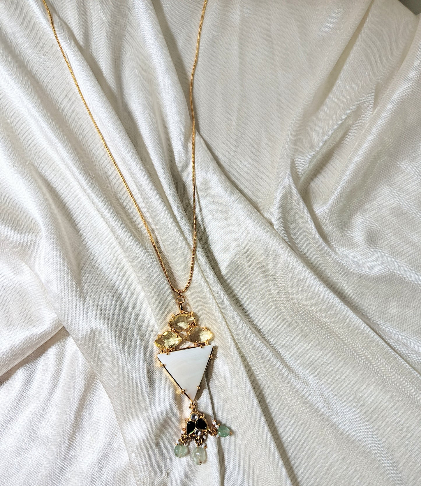 Ivory Emerald Glam Pendant & Earring Set